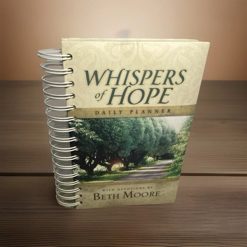 Whispers of‎ Hope Daily Planner with Devotional by Beth Moore, Spiral bound